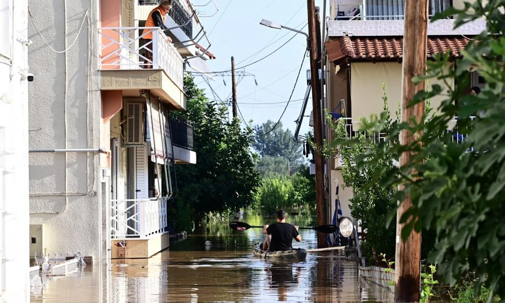 Λάρισα: Συνελήφθη άνδρας για πλιάτσικο σε πληγείσα επιχείρηση